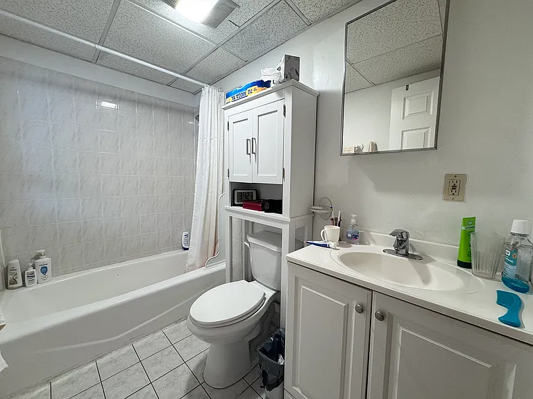 260 Aspinwall Ave — Photo 4
