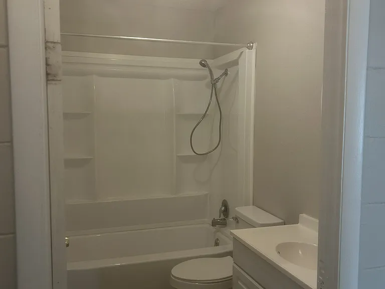 214 Blett St — Photo 12