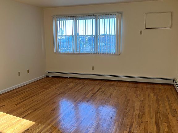 4th image of 91 Fortfield Ave APT 2B
