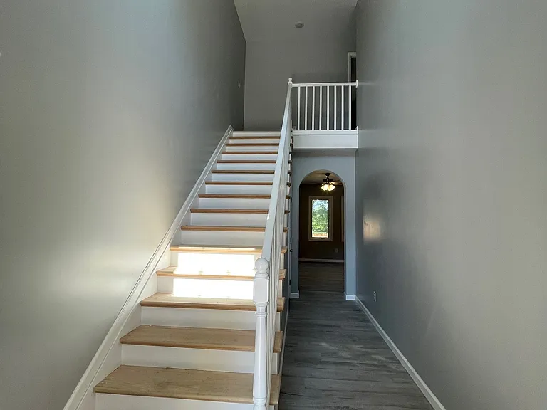 98 Timberhill Dr — Photo 4