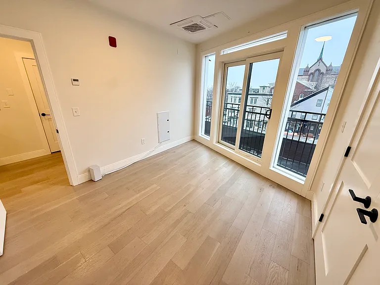 120 Emerson St #6 — Photo 9