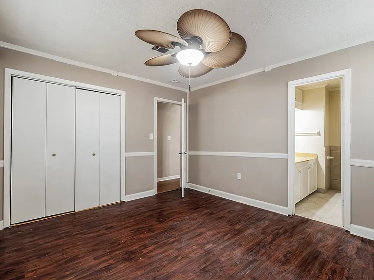 512 Crosskeys Dr — Photo 12