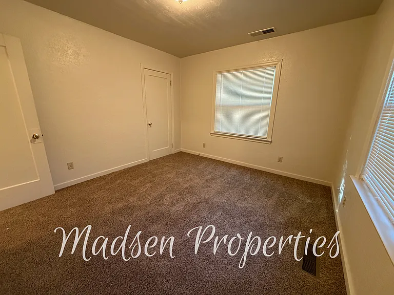 432 W 1st Ave — Photo 12