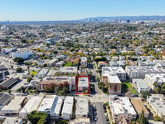 2nd image of 941 S Gramercy Pl