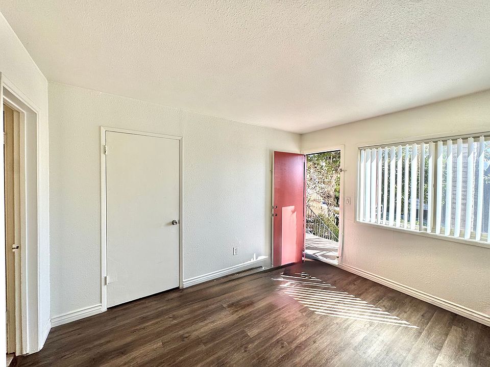 1st image of 4750-4772 Thorn St #4768