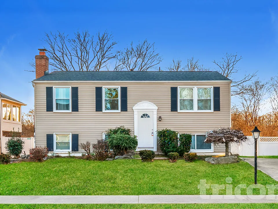 808 Ruxshire Dr