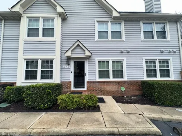 704 Shenandoah River Dr APT C, Chesapeake, VA 23320