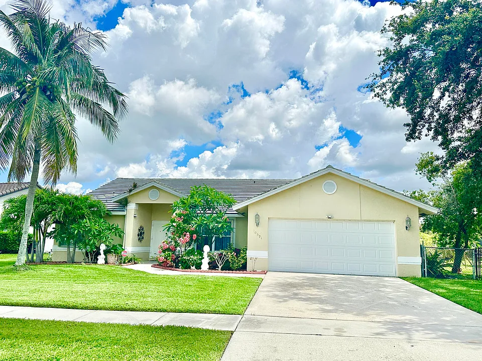10591 Paso Fino Dr
