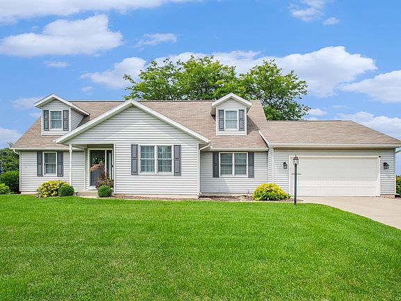 2nd image of 605 Walden Ct E