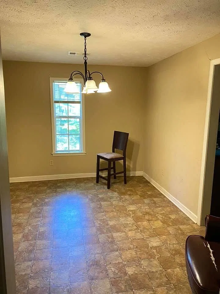 2 bed, 1320 sqft, $1,000 — Photo 4