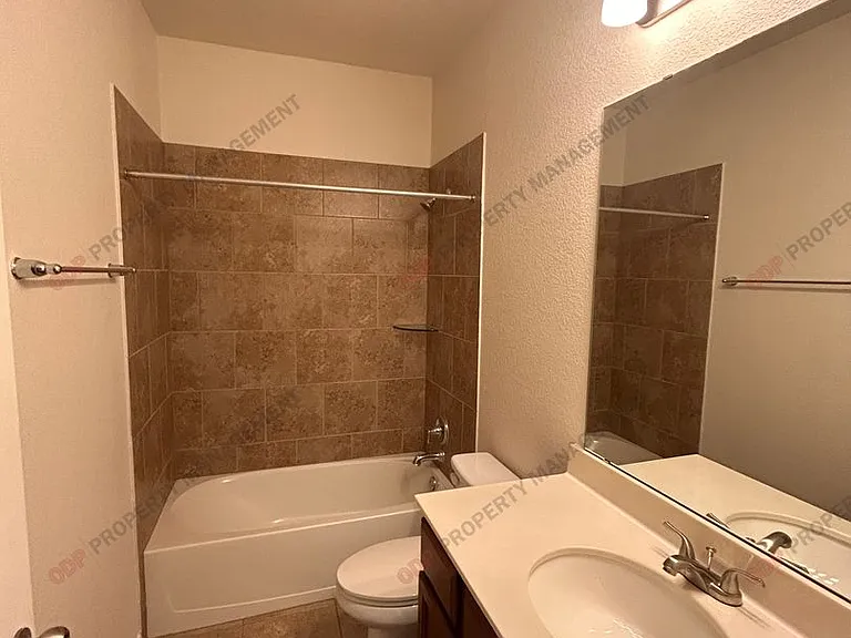 516 Cross Dr — Photo 6