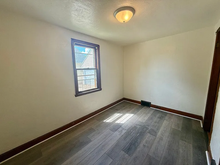 1314 W Thomas St — Photo 6