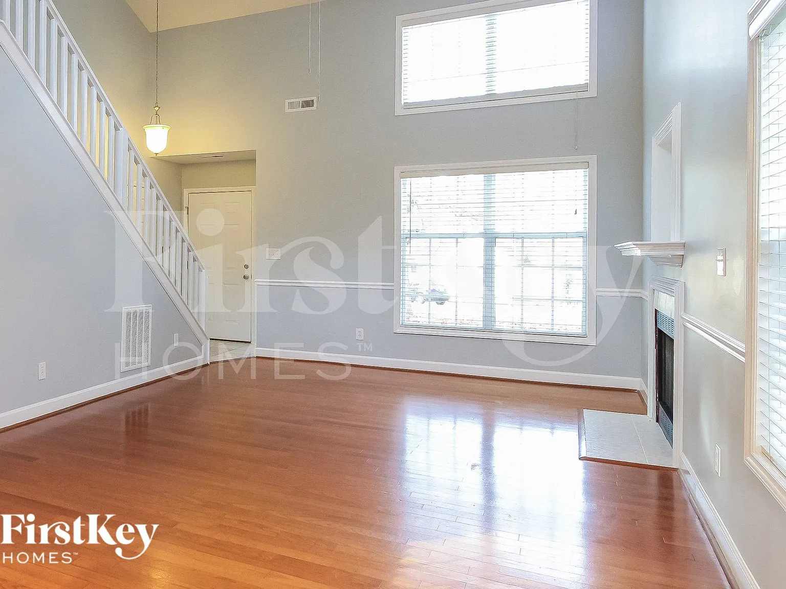 3 bed, 2.0 bath, 1278 sqft, $2,025 — Photo 4