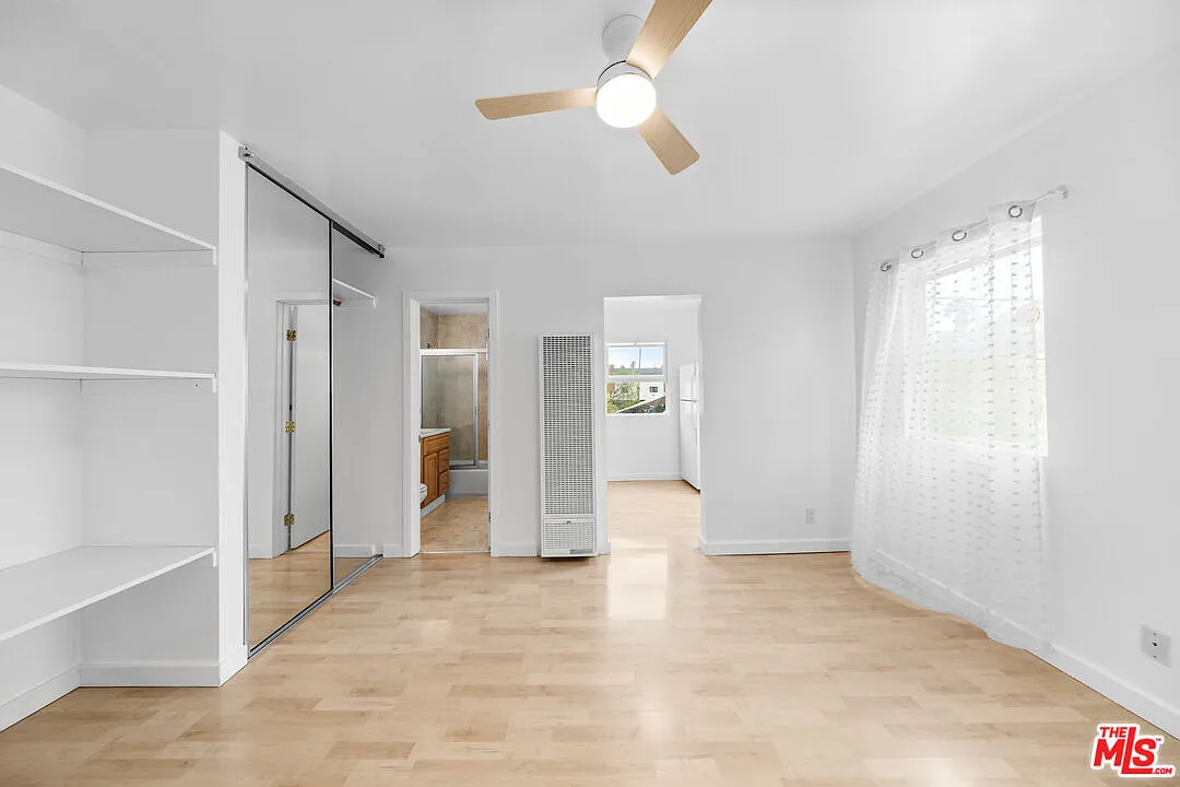 Studio, 1.0 bath, 300 sqft, $2,200 — Photo 4