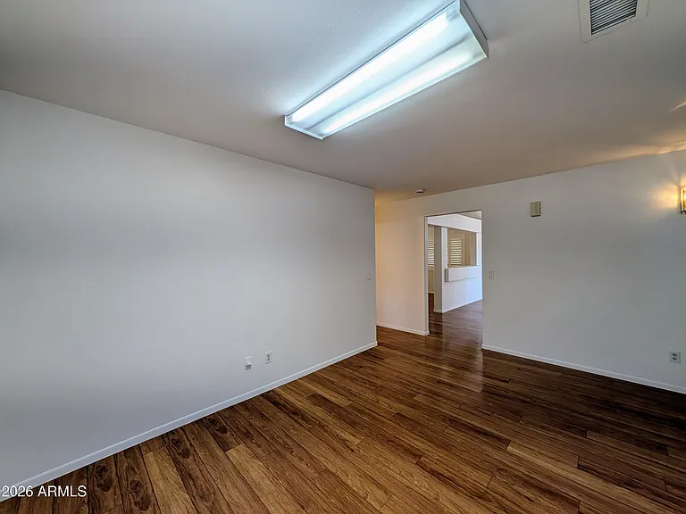 2824 W Angela Dr — Photo 40