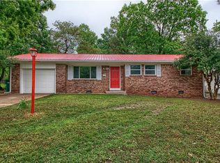 913 N 10th St, Rogers, AR 72756