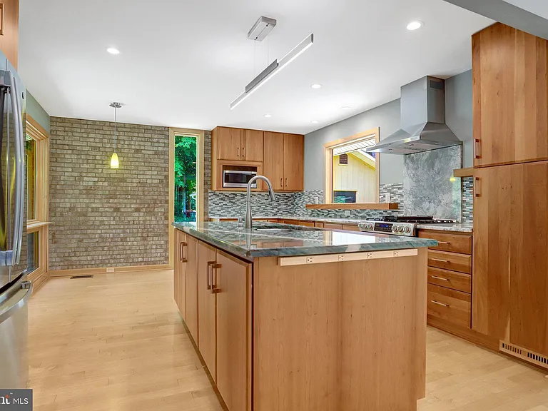 6030 Berwynd Rd — Photo 16