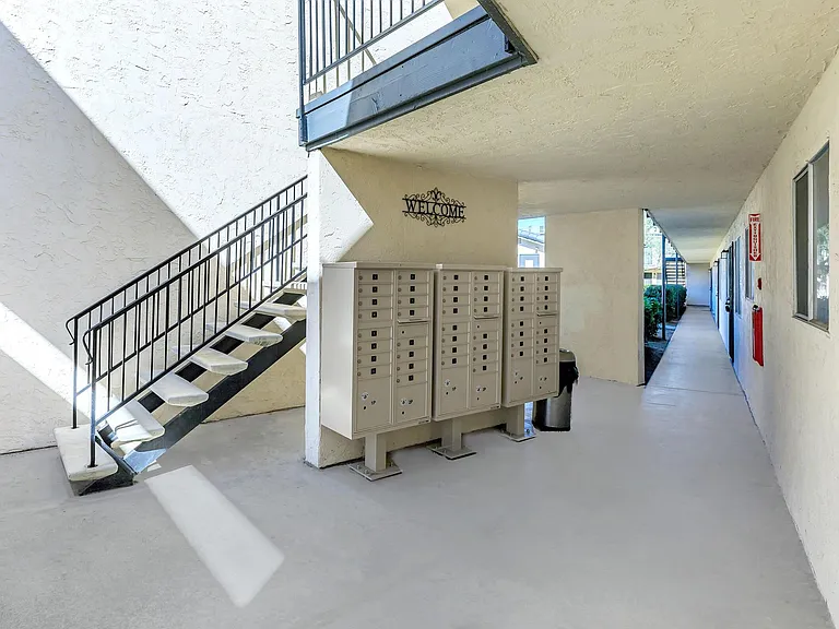 Town and Country Garden Apartments — Photo 13