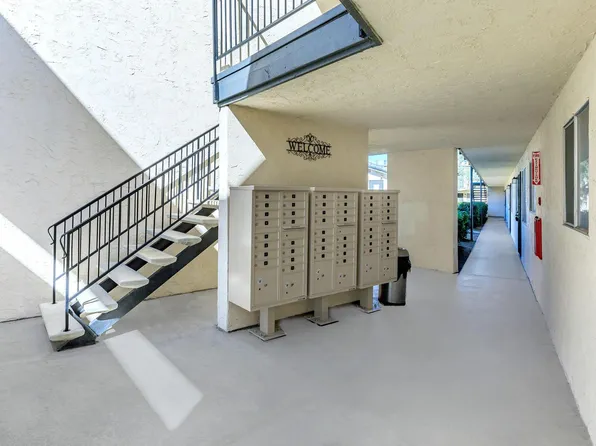 Town and Country Garden Apartments