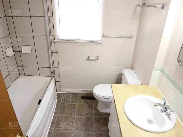 609 W Prospect Rd — Photo 8