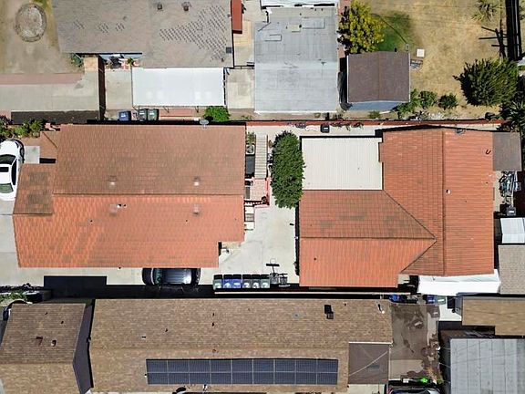 4th image of 10520 California Ave