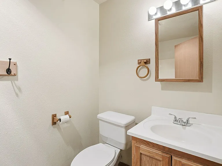 13221 E 31st Ct — Photo 19