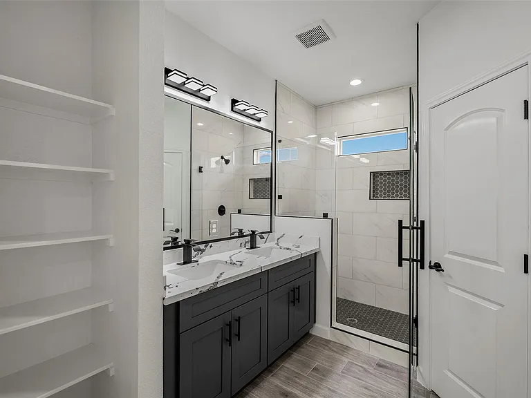 1078 Saint Clair St #B — Photo 29