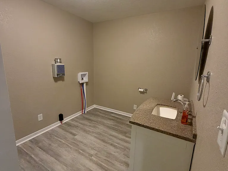 63 E Hill St #65 — Photo 7