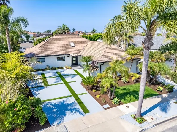 16971 Roundhill Dr, Huntington Beach, CA 92649