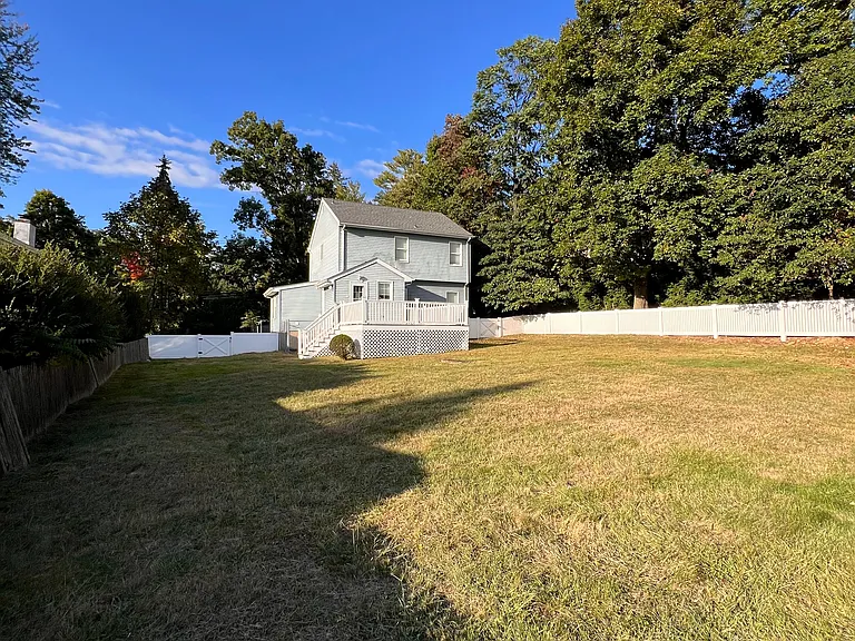 32 E Grand Ave — Photo 24