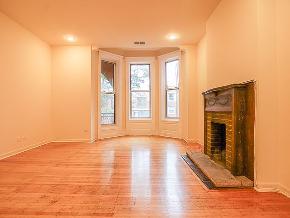 5th image of 2741 N Hampden Ct #3N