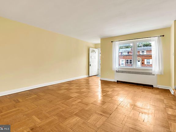 4th image of 379 Edmonds Ave