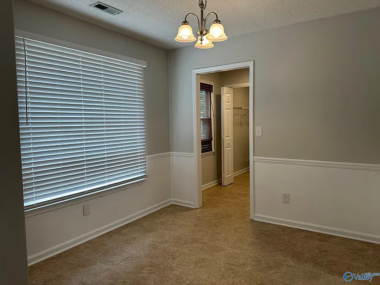 101 Springfield Ln — Photo 4
