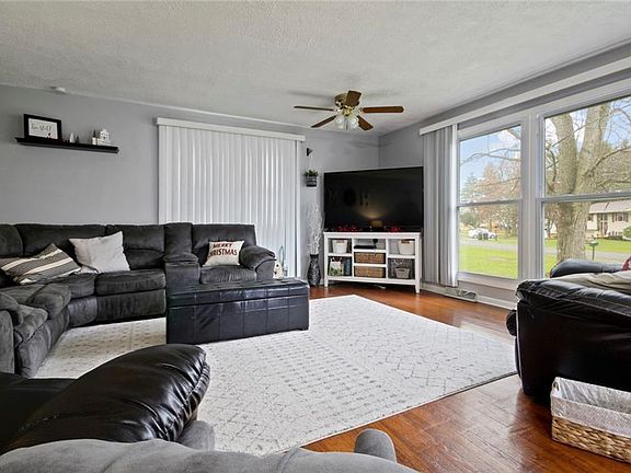 5th image of 42222 Edward Cir