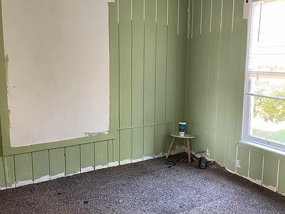 5th image of 116 W Maple St