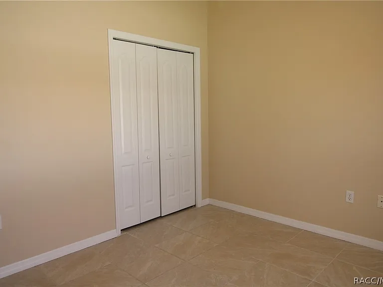 2864 N Churchill Way — Photo 25