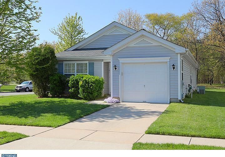 1st image of 101 Blue Heron Dr