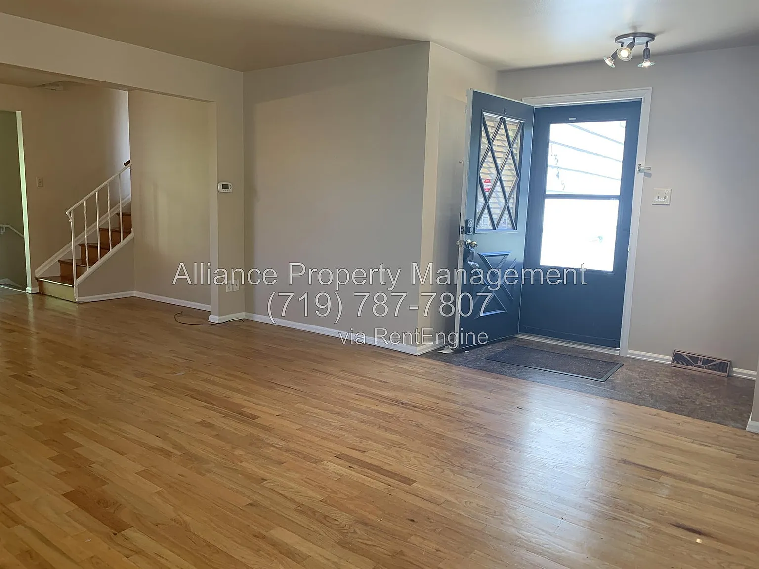 3 bed, 2.0 bath, 1900 sqft, $2,245 — Photo 4