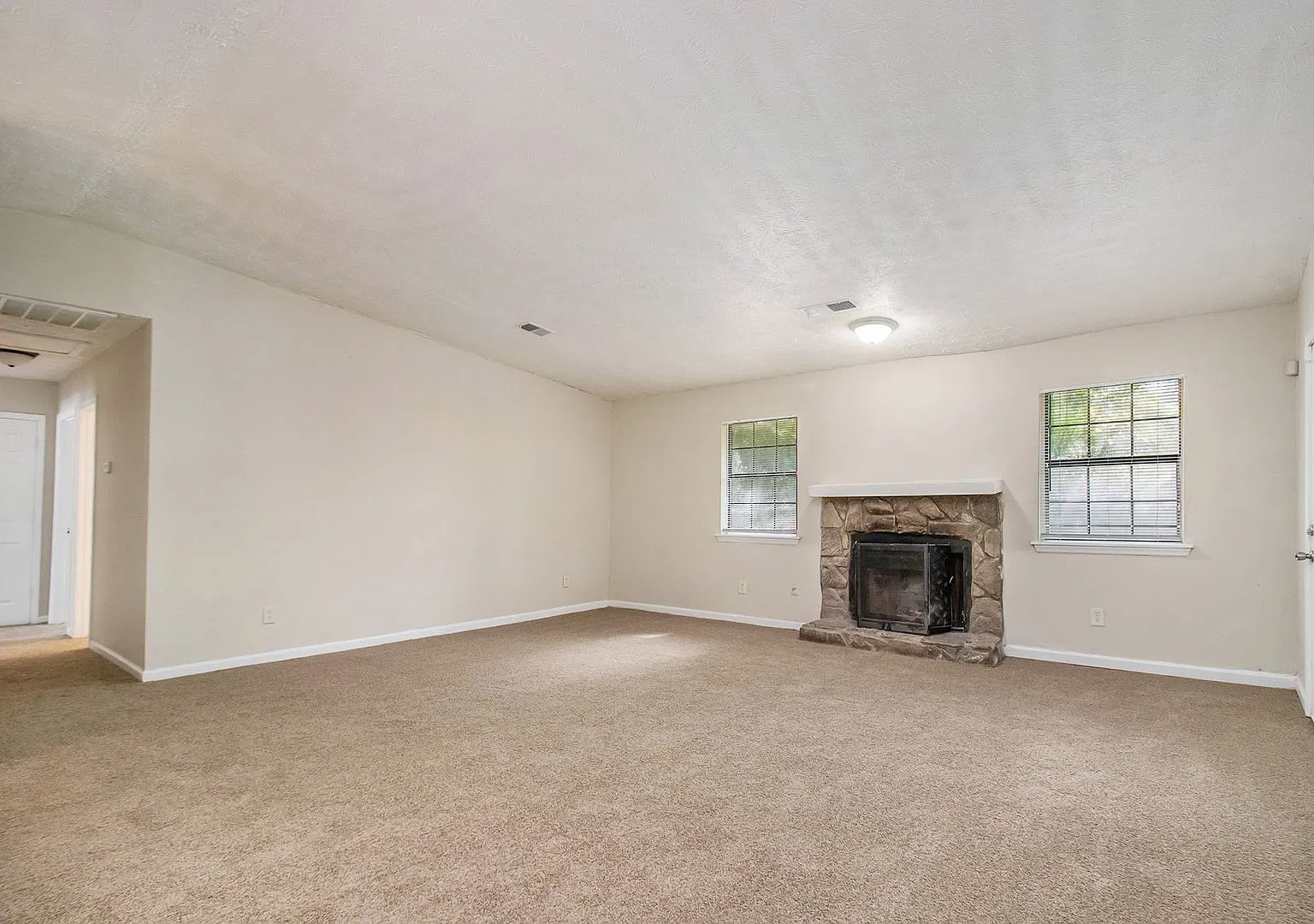 3 bdrm, 2 bath in Lithonia — Photo 3