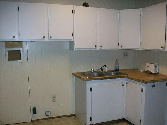 3rd image of 820 Maywood Ave