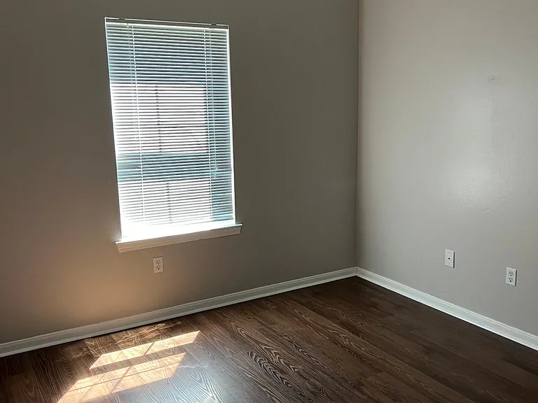 18548 Lake Camellia Ave — Photo 16