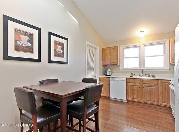 5th image of 615 N Lake St