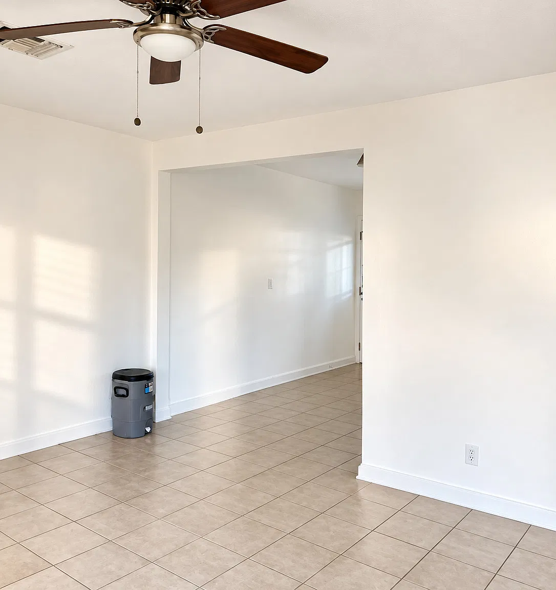2 bed, 926 sqft, $2,300 — Photo 2