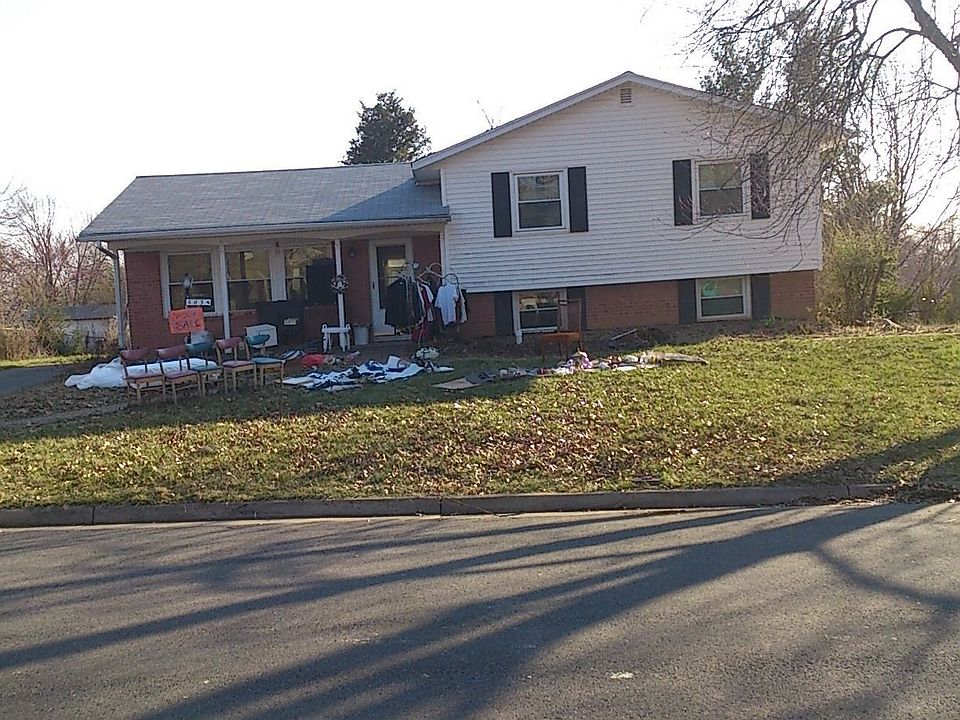 2nd image of 403 W Ash Rd