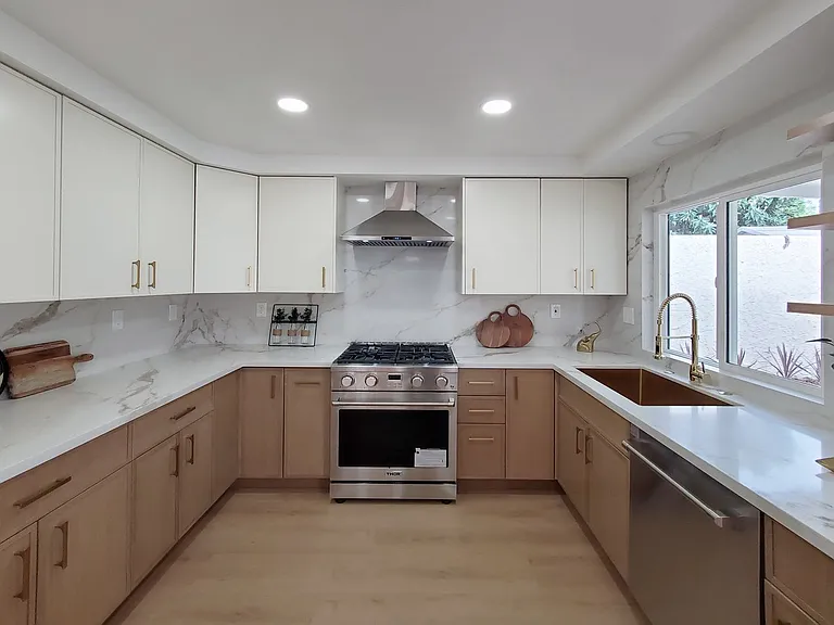 220 S Linhaven Cir — Photo 44