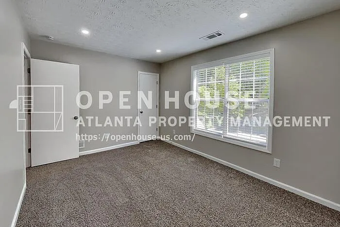 620 Gregory Manor Dr SW — Photo 15