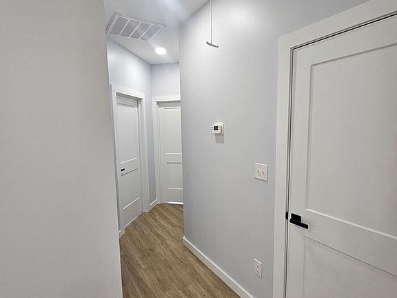 4th image of 1130 Sunset St