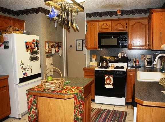 5th image of 2503 Meadowview Dr