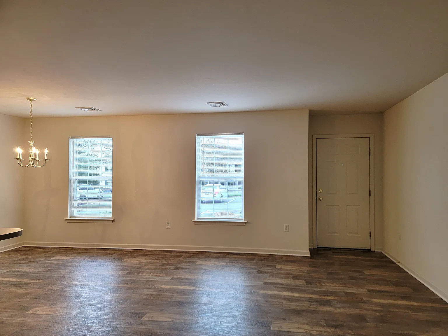 2 bed, 1.5 bath, 1184 sqft, $1,550 — Photo 3