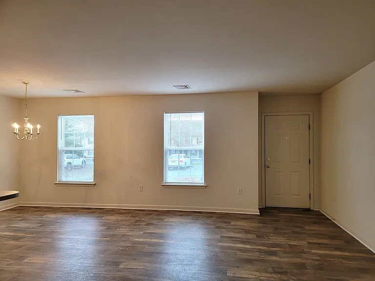 1338 Hammon Ave — Photo 3
